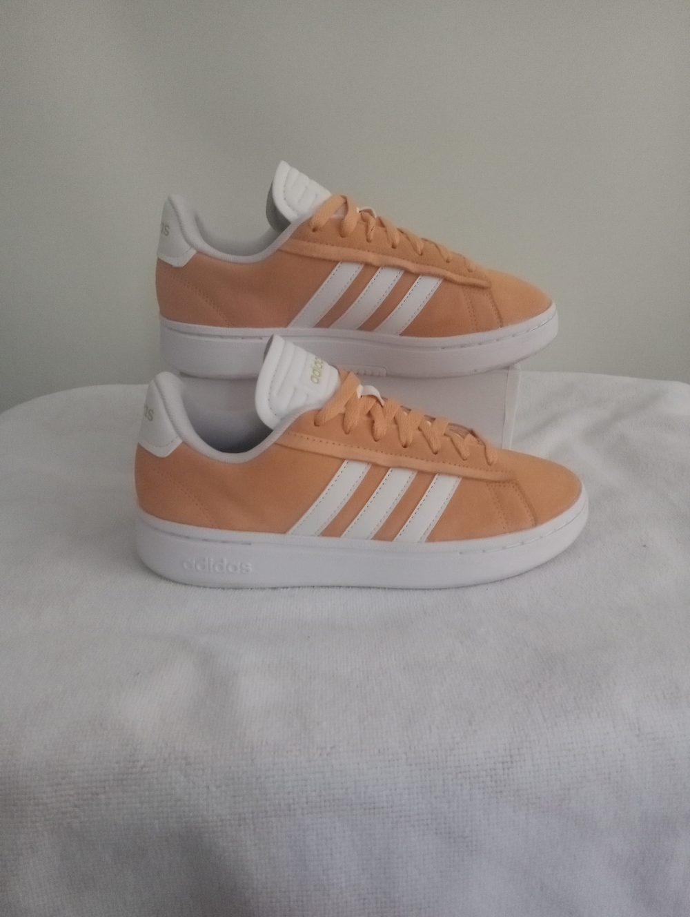Adidas Grand Court Alpha Sneaker in Haze orange Sz 7